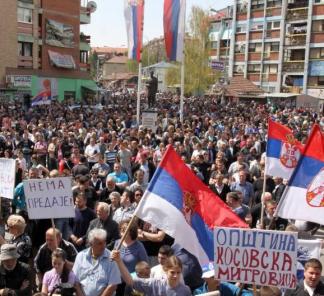 Mitrovica, Kosovo nord: manifestazione serba contro l'accordo di Bruxelles (osservatorioitaliano.org)